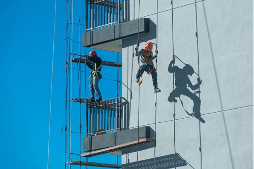 Manutenzione estiva negli edifici pubblici: un'opportunità strategica per Comuni e Province